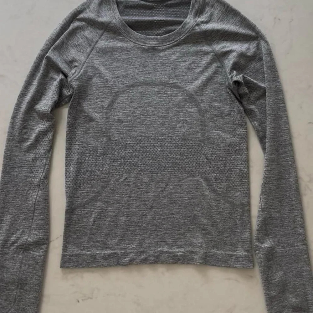 Lululemon Swiftly Tech Long Sleeve Shirt 2.0 Waist Length - Picture 1 of 3